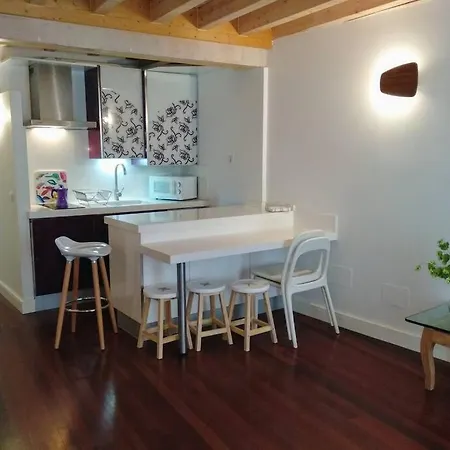 Tu Hogar En El Camino. Centro. Vut. Wifi *